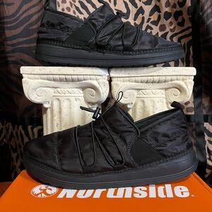 Northside Ranier Mid Camp Slip On Sz 11